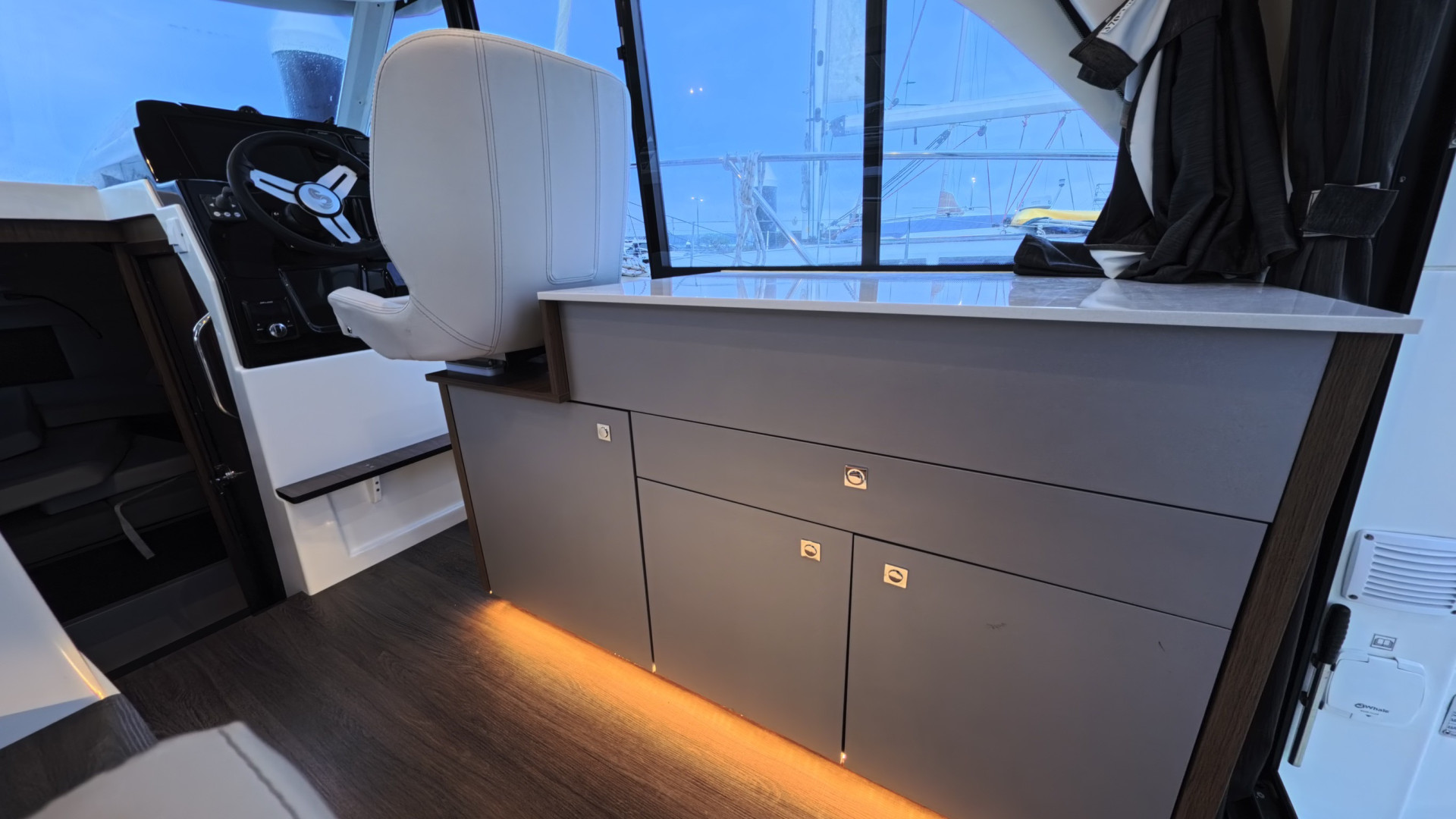 Beneteau A9