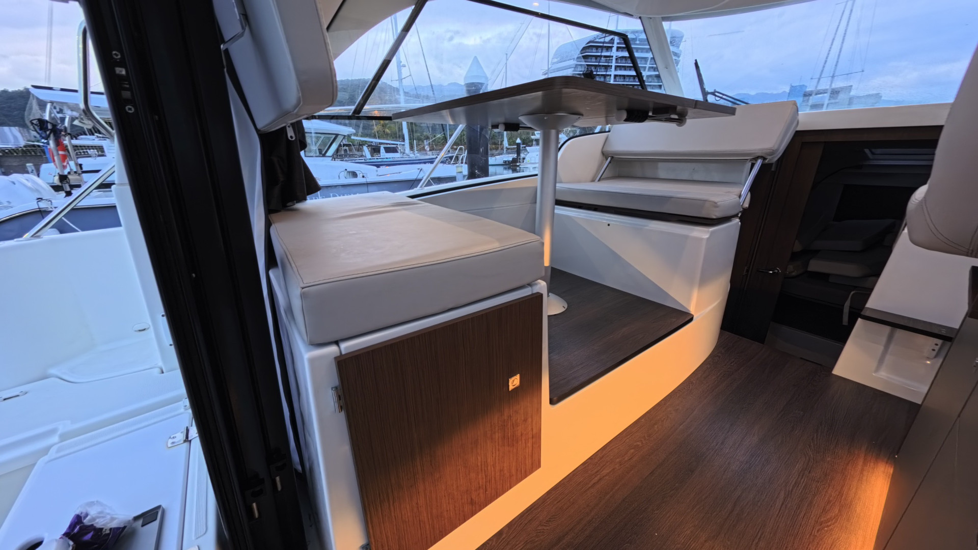 Beneteau A9