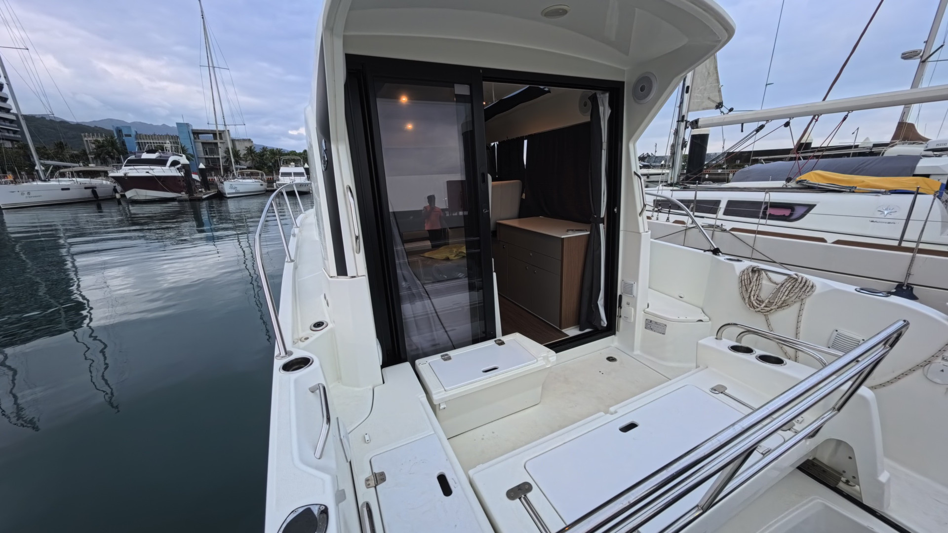 Beneteau A9