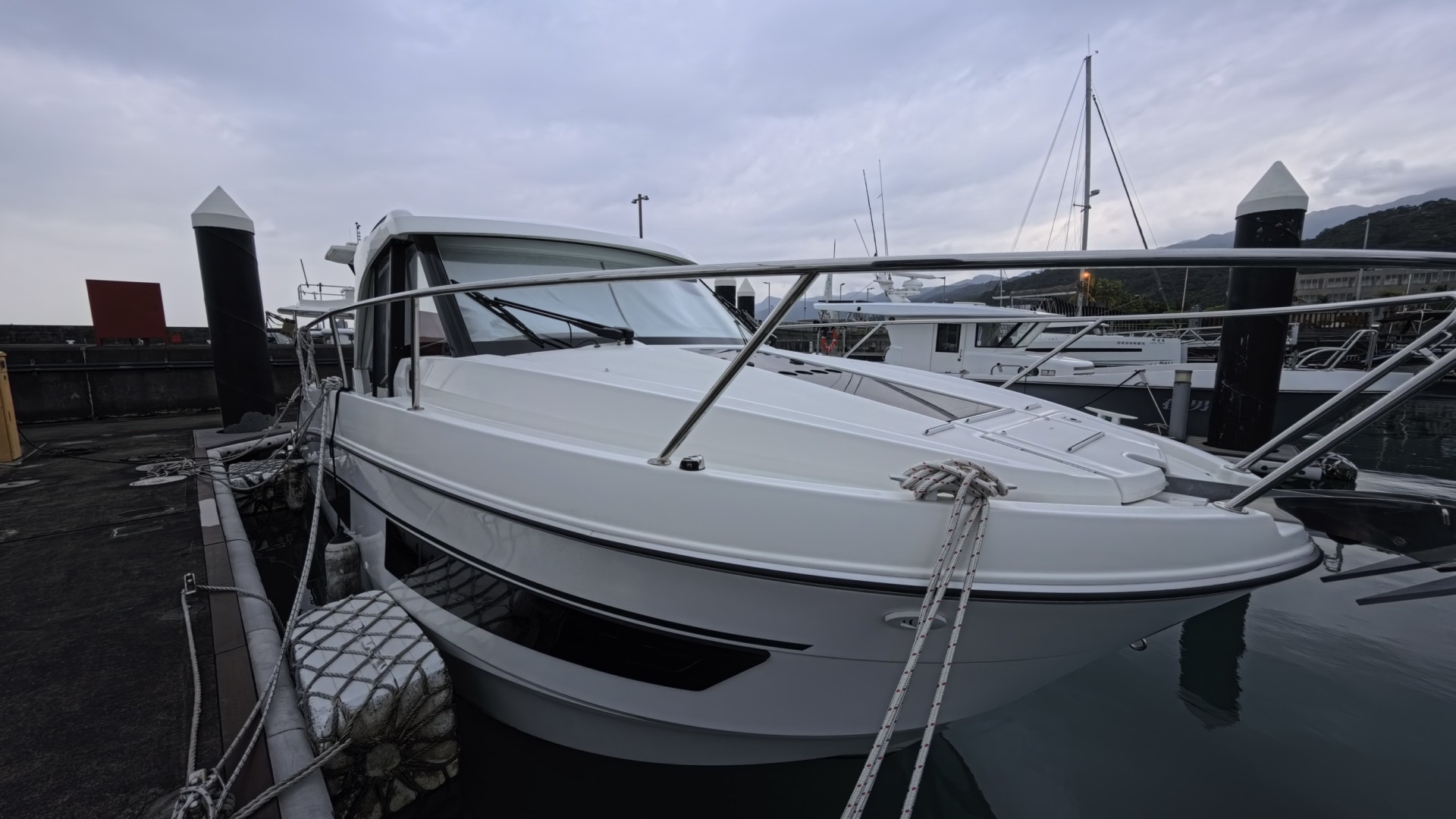 Beneteau A9