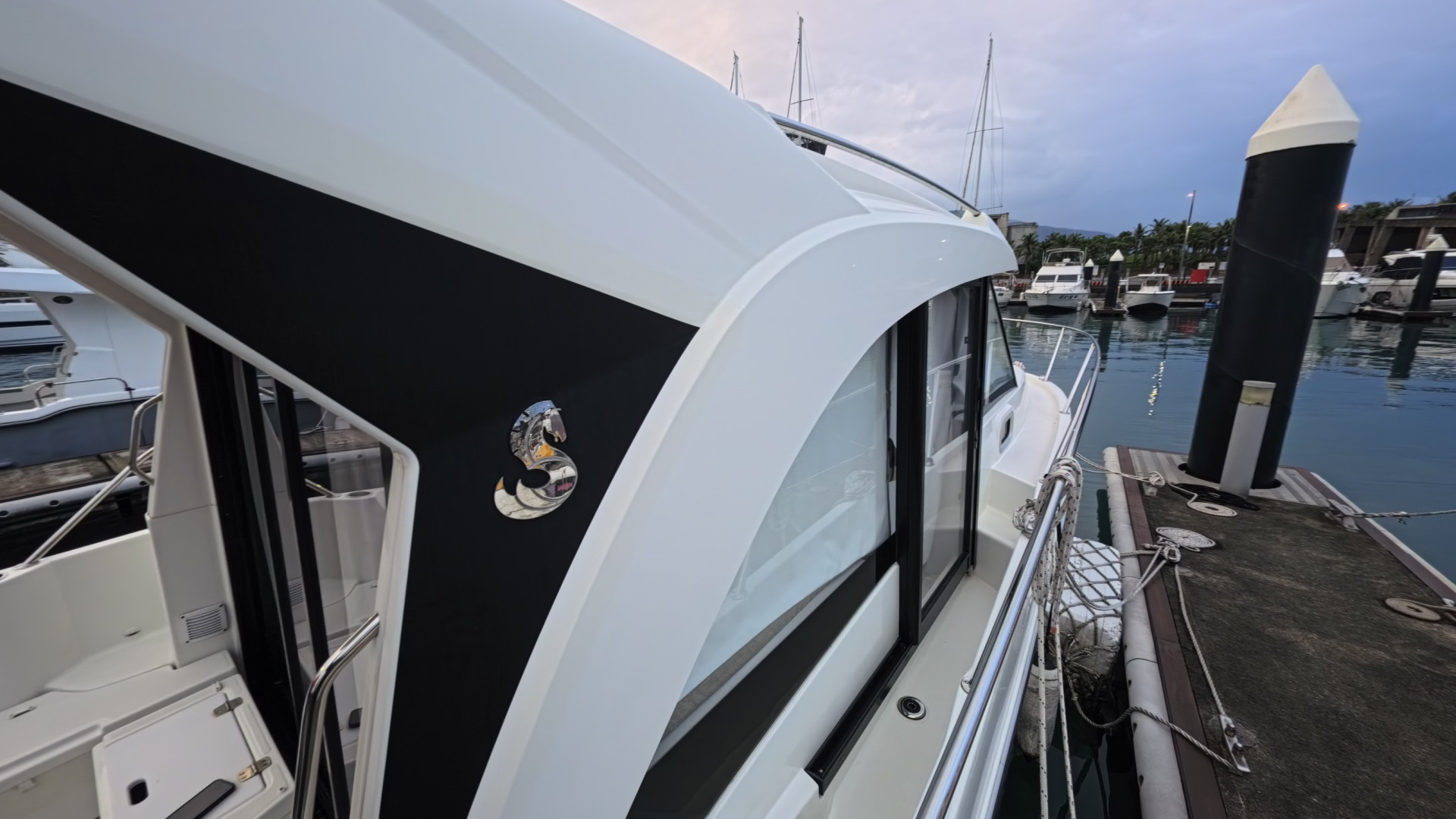 Beneteau A9