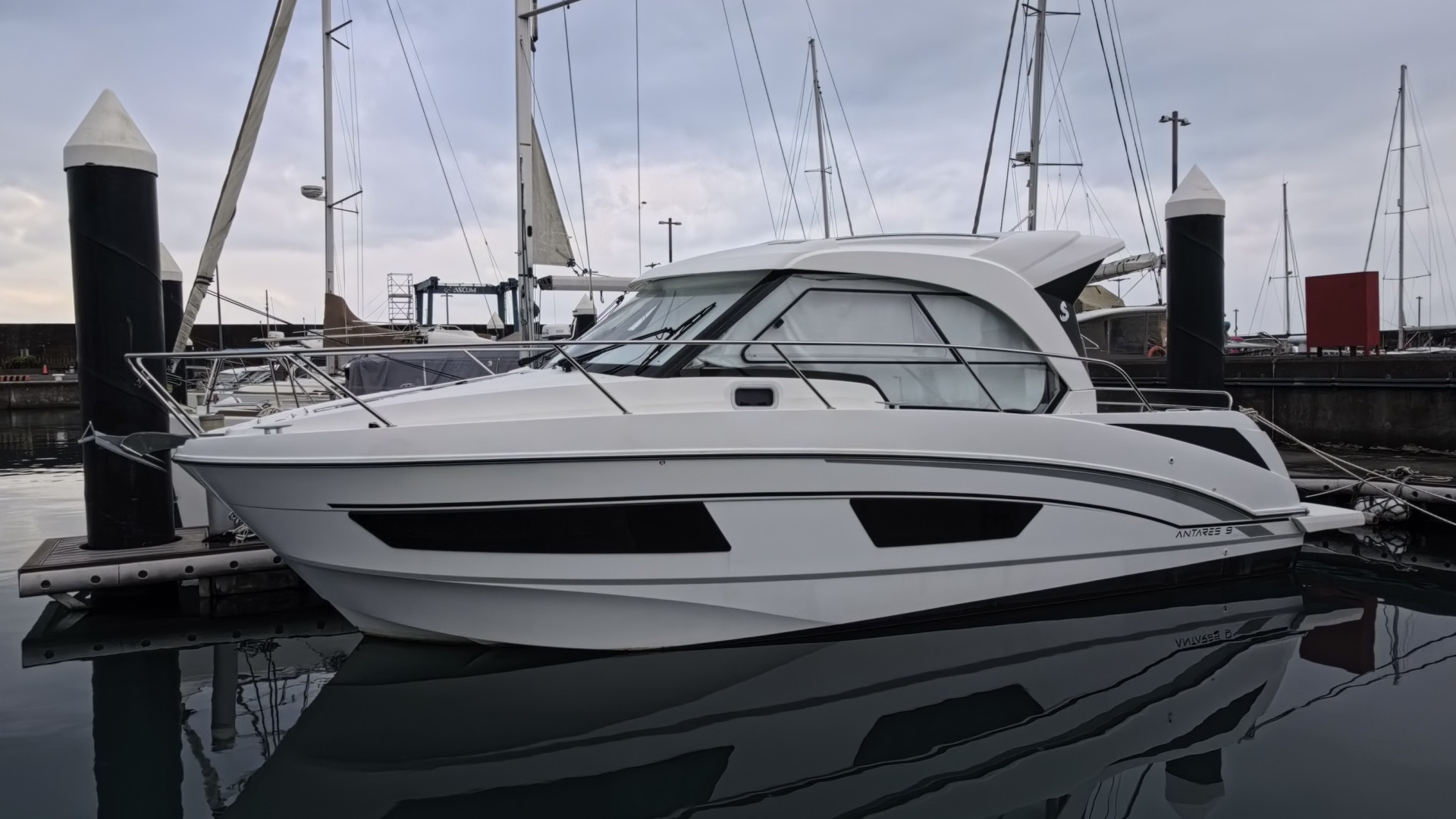 Beneteau A9